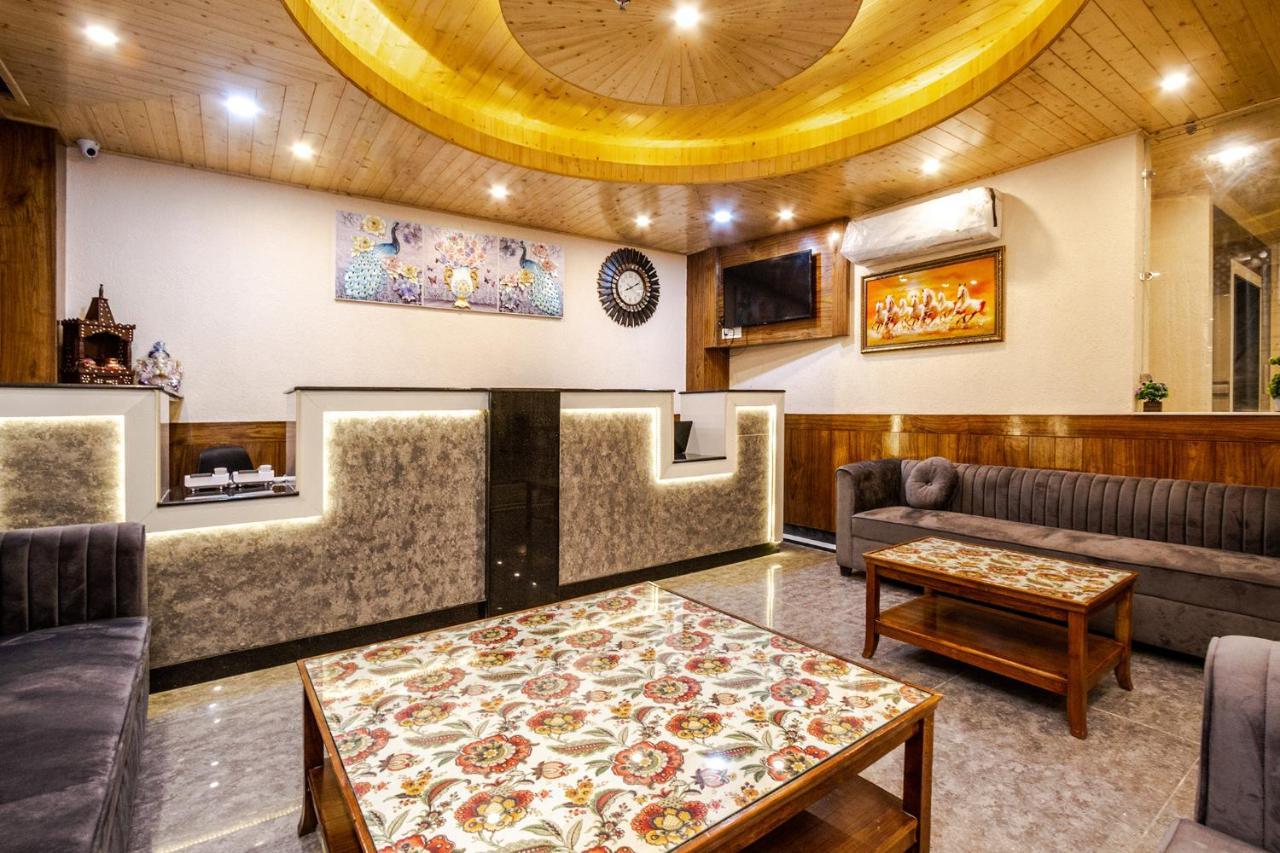 Suryansh Regency Manali Centrally Heated Air Cooled With Private Balconies Manāli Exteriér fotografie