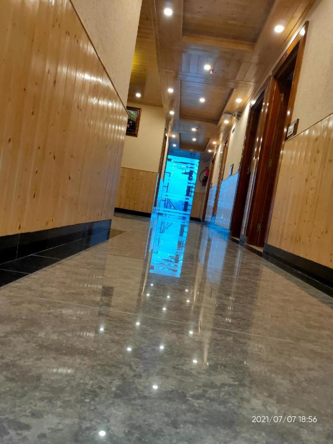 Suryansh Regency Manali Centrally Heated Air Cooled With Private Balconies Manāli Exteriér fotografie